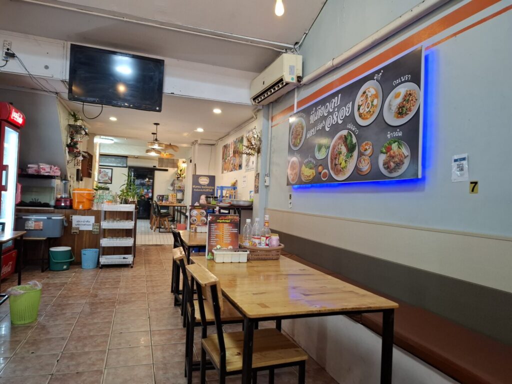 筆者が訪れたタイのウドンターニーのカオピャックビエンチャンで店内の様子を撮った写真