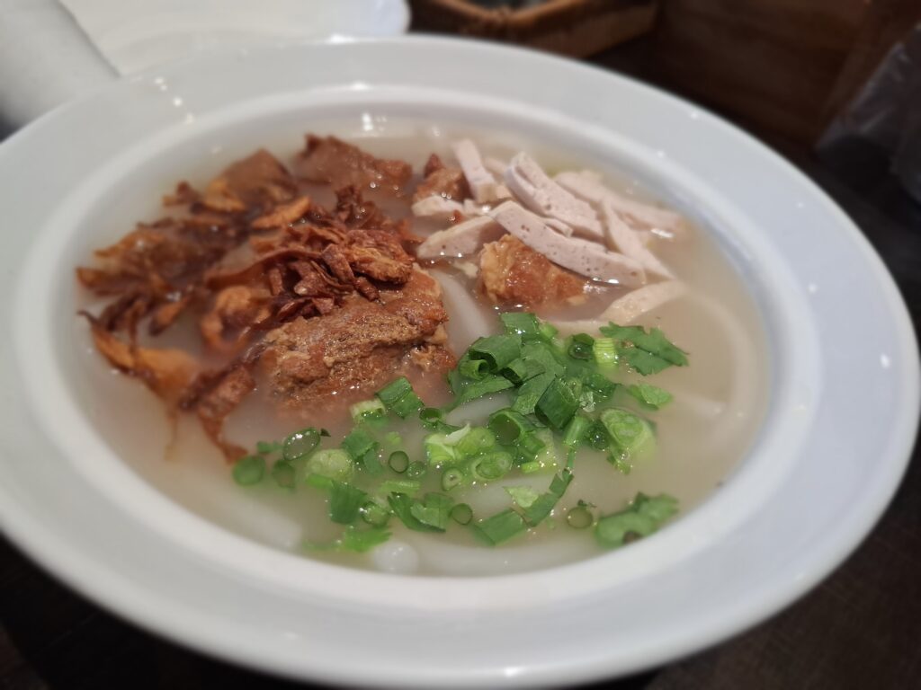 ウドンターニーにあるカオ・ピャック・セン・ウドンのプレミアムカオピャックの写真