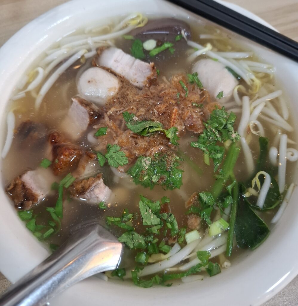 ウドンターニーにあるカーオピャクセンビエンチャンの料理の写真