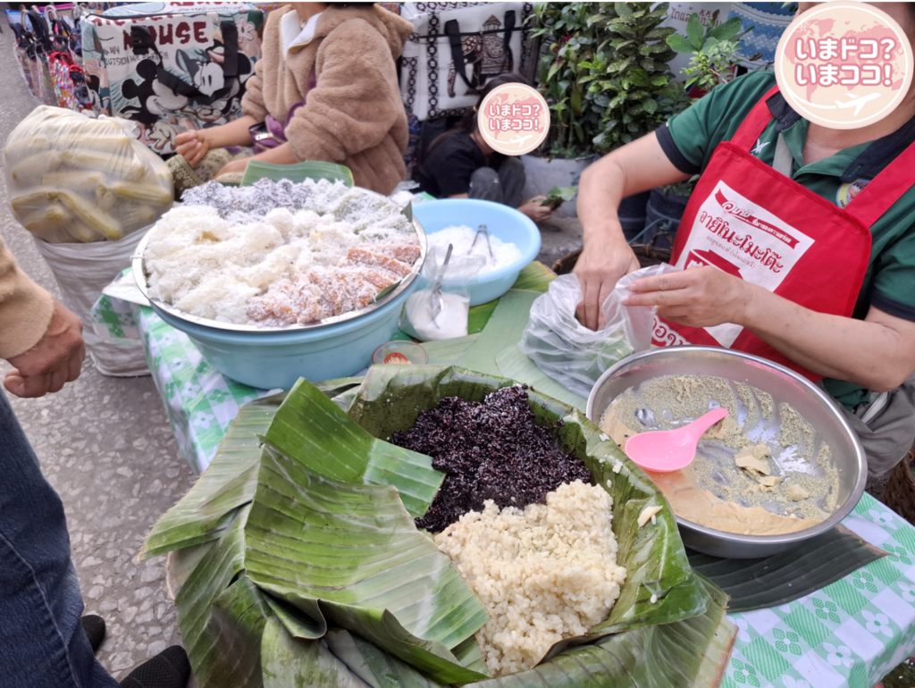 ルアンパバーンの朝市で、デザートなどを売っている屋台を撮った写真