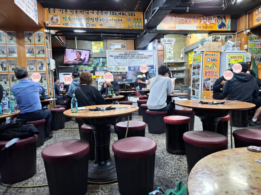筆者がソウルで訪れた鍾路地区のプルタヌンコプチャンで店内の様子を撮った写真