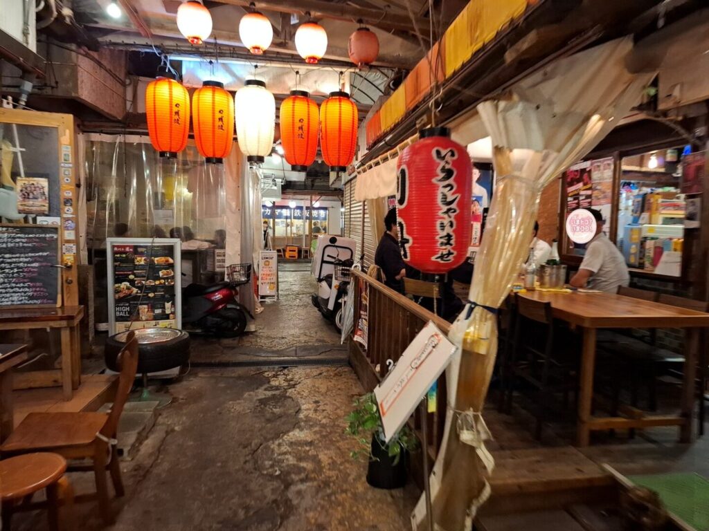 筆者が訪れた牧志市場周辺のお店の様子を筆者が撮った写真