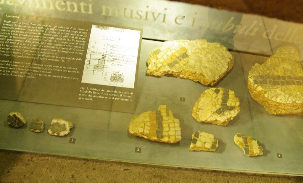 筆者がミラノで訪れたドゥオーモの考古学エリアで発掘物の展示を撮った写真