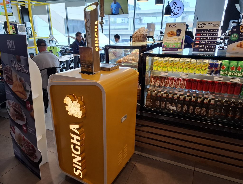筆者が訪れたドンムアン空港にあるフードコートのカフェバーの写真