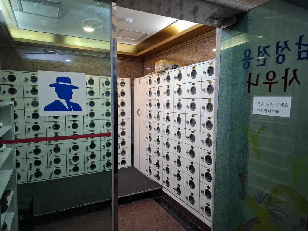 筆者が2026年9月に宿泊したヨンビンホテルのサウナで、男性用サウナの入り口を撮った写真